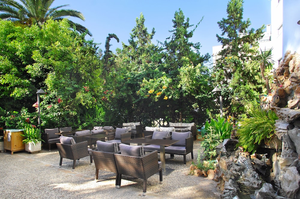 

Roma - Glyfada (Attica) - Hotel Palmyra Beach