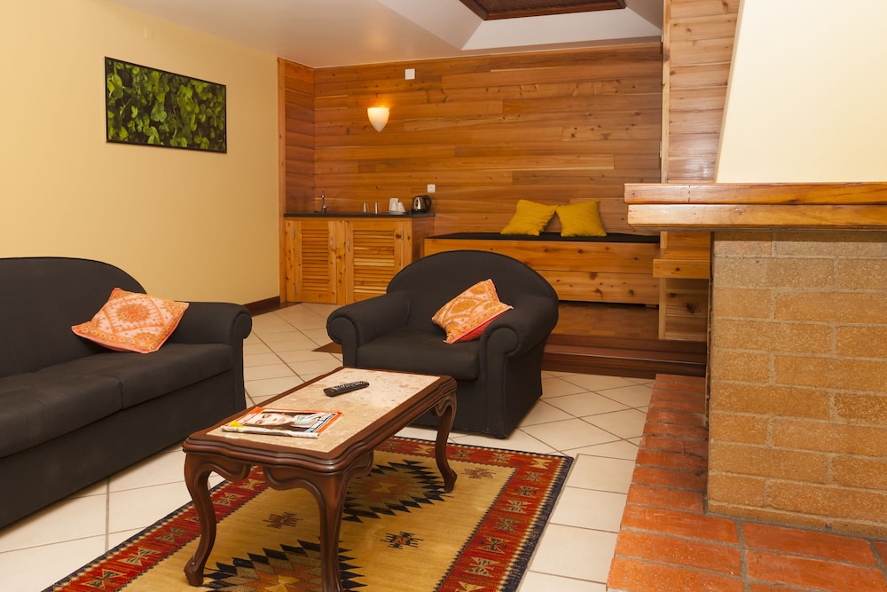 

Roma - Cais do Pico - Aldeia da Fonte Hotel
