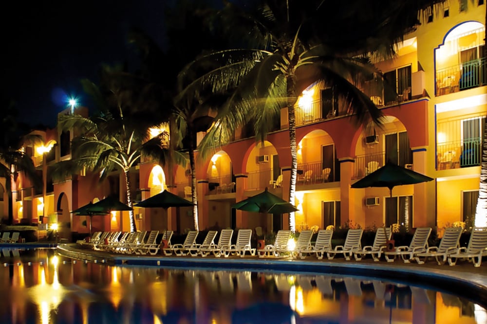 

Roma - Cruz de Huanacaxtle - Grand Decameron Complex Bucerias, A Trademark All-Inclusive Resort