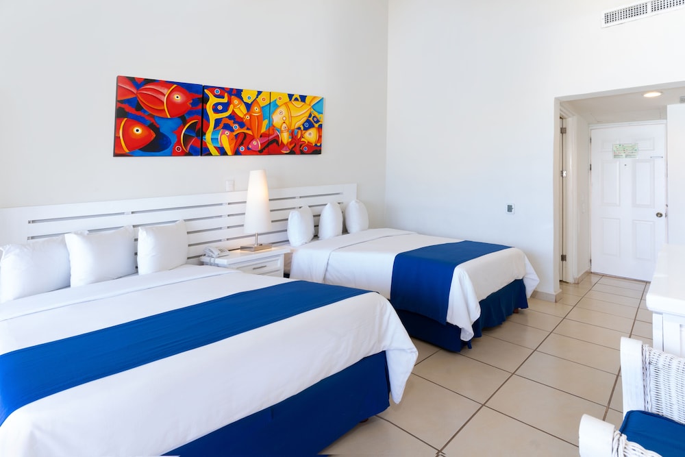 

Roma - Bucerías - Grand Decameron Complex Bucerias, A Trademark All-Inclusive Resort