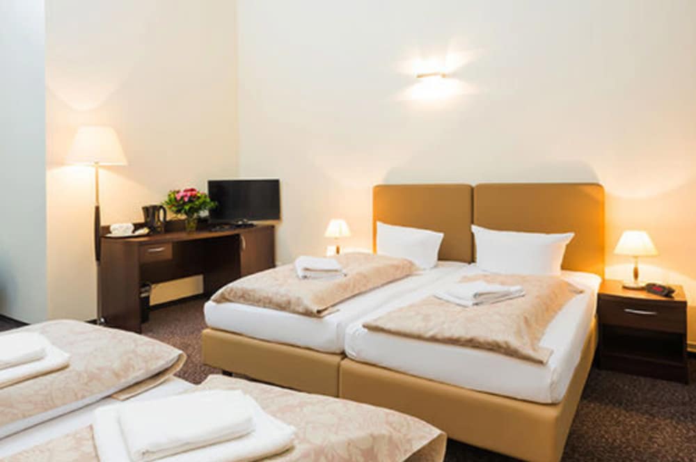 

Napoli - Berlino - Upper Room Hotel Kurfürstendamm
