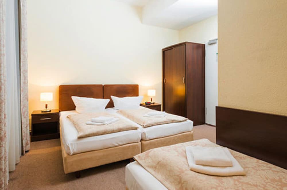 

Cagliari - Berlino - Upper Room Hotel Kurfürstendamm