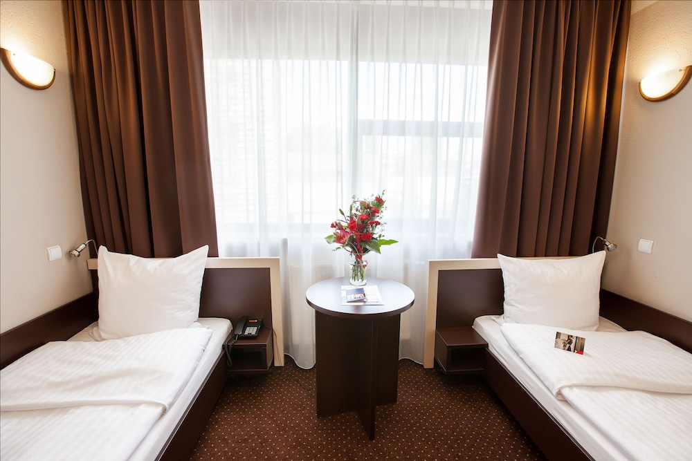 

Milano - Chorzów - Hotel Diament Spodek