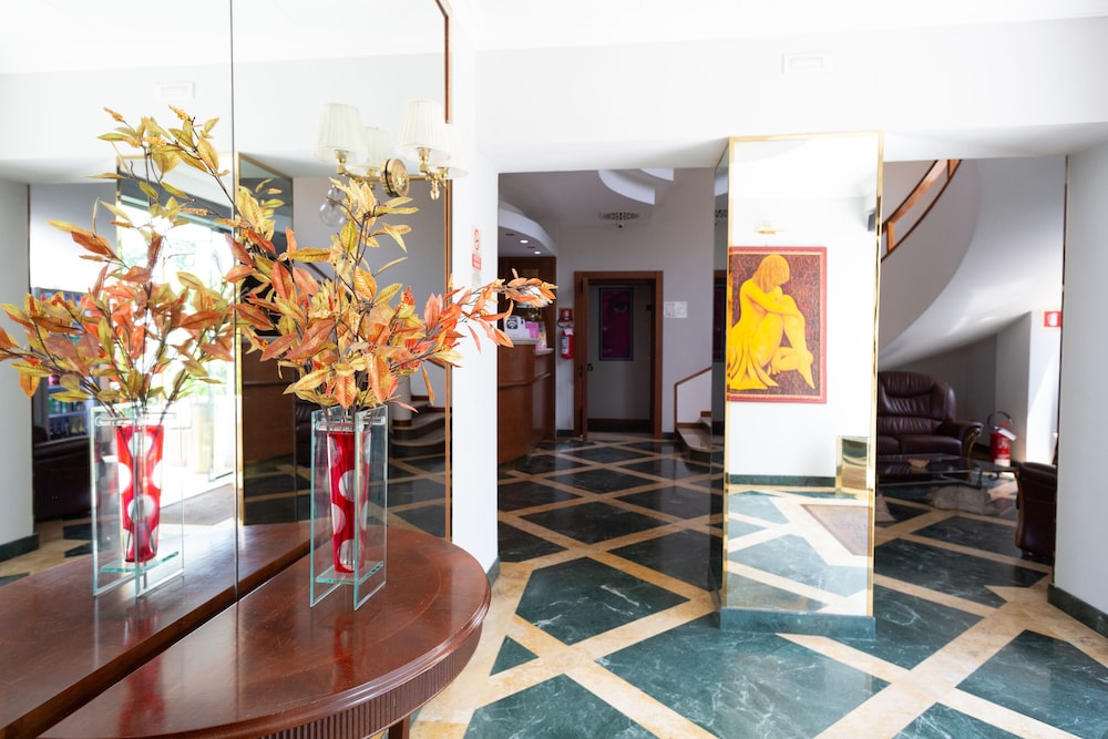 

Torino - Marco Simone - Cervara Park Hotel