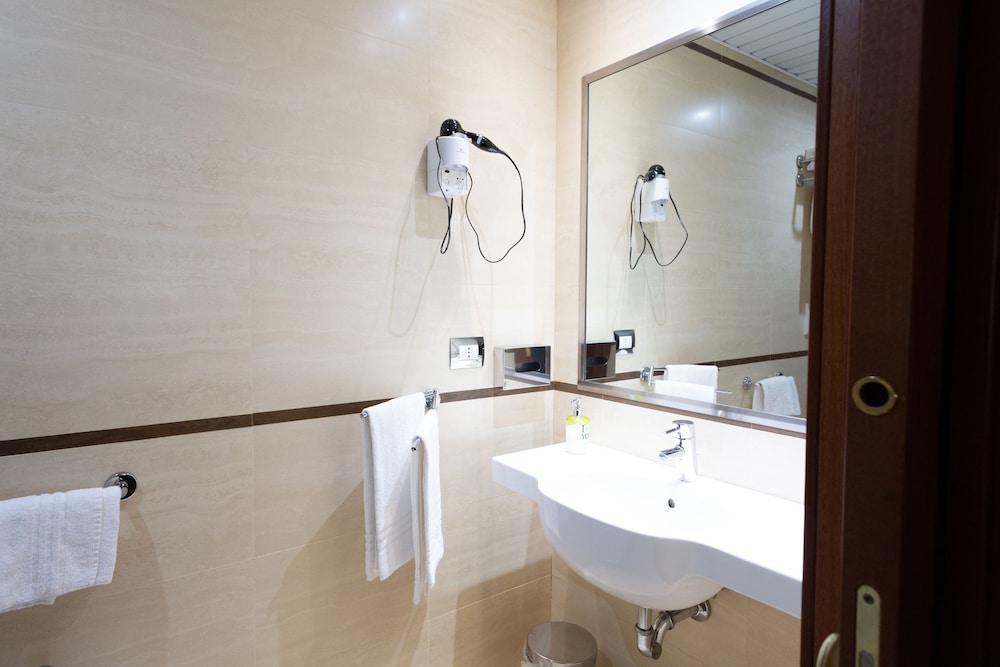 

Olbia - Marco Simone - Cervara Park Hotel