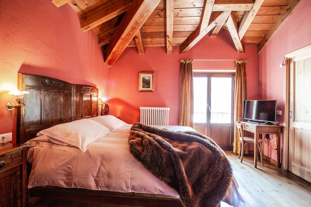 

Napoli - Cervinia - Art Hotel Grandes Murailles