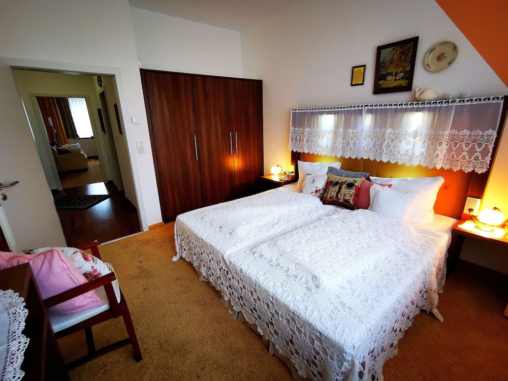 

Roma - Mannheim - Tante ALMA's Mannheimer Hotel