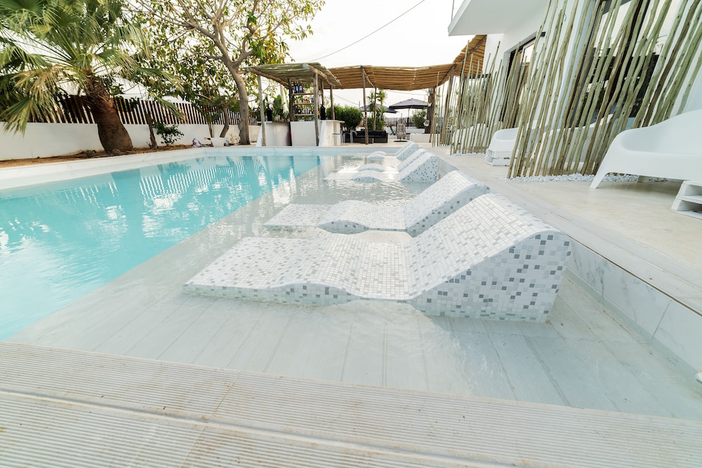 

Torino - Playa d'en Bossa, Ibiza - PAIISE Hotels