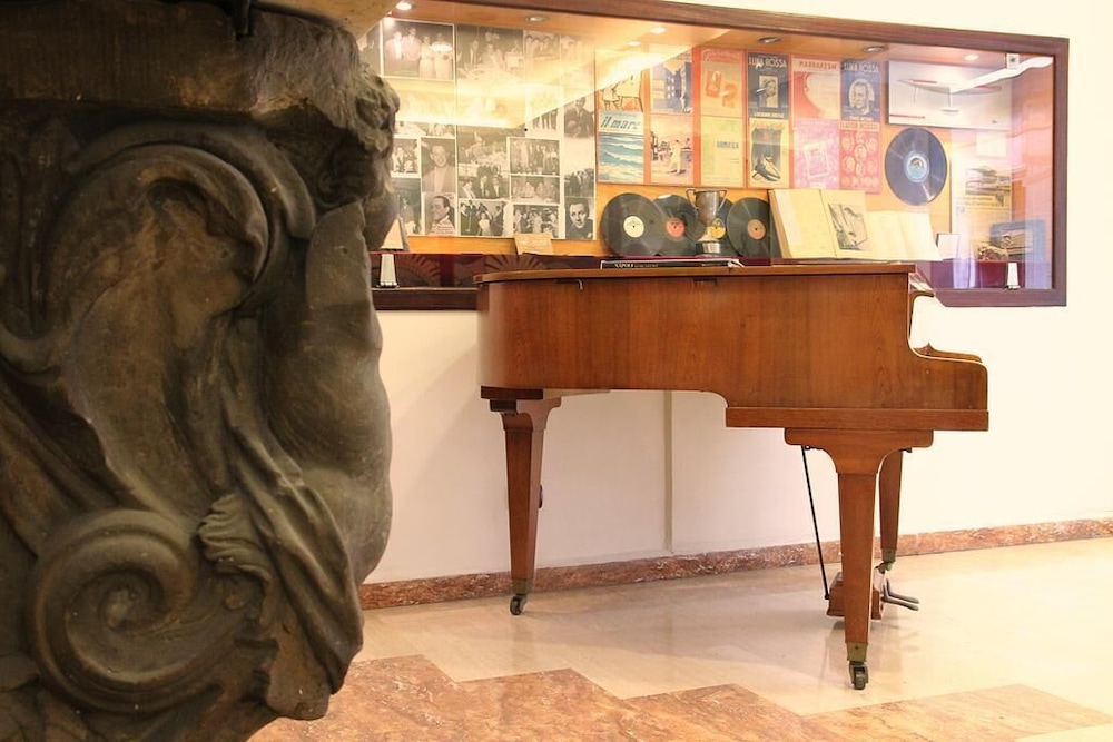 

Milano - Ercolano - Hotel Luna Rossa