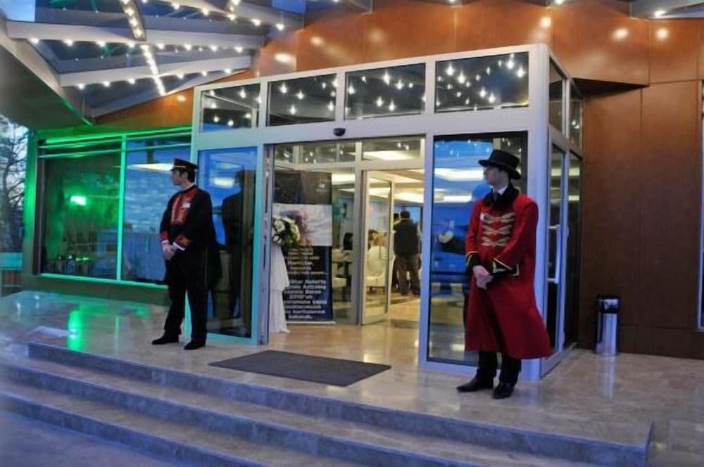 

Roma - Gebze - DOUBLE ROYAL HOTEL