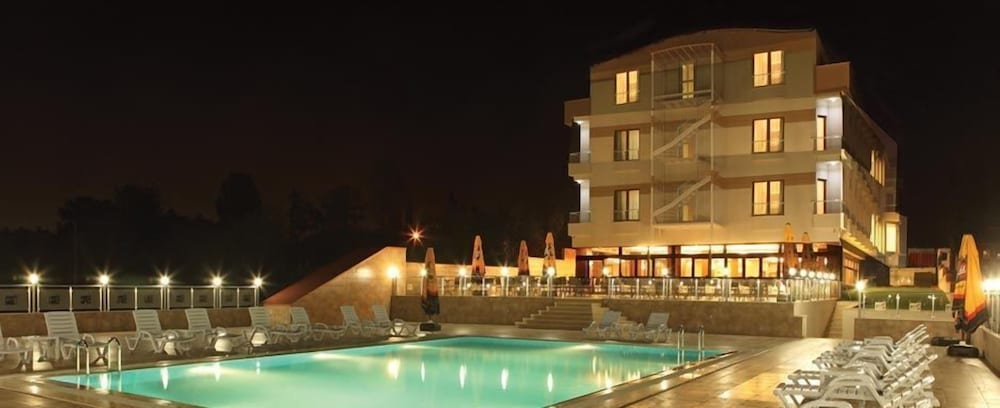 

Roma - Gebze - DOUBLE ROYAL HOTEL