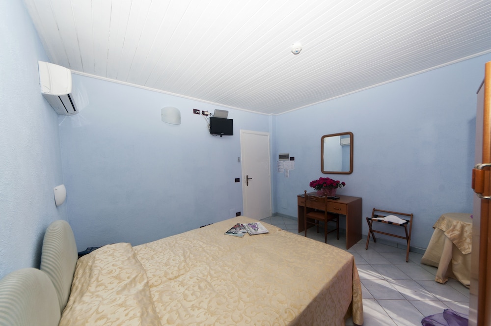 

Verona - Ischia - Hotel Villa Franca