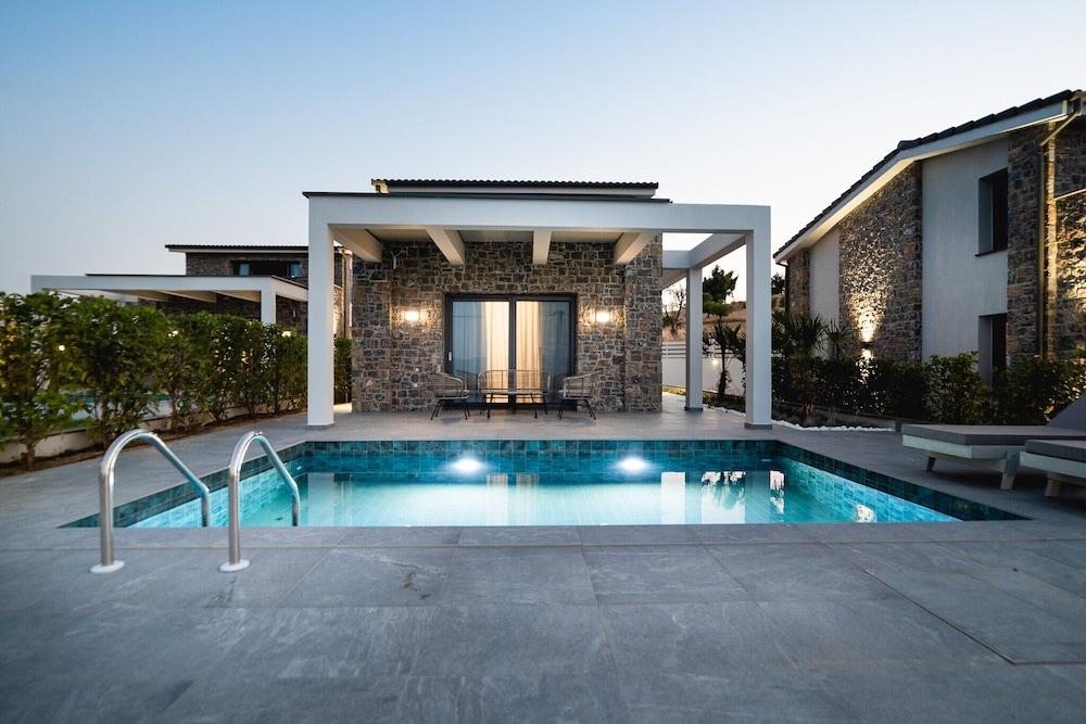 

Torino - Pefkohori - Terra Olivia Luxury Villas and Suites