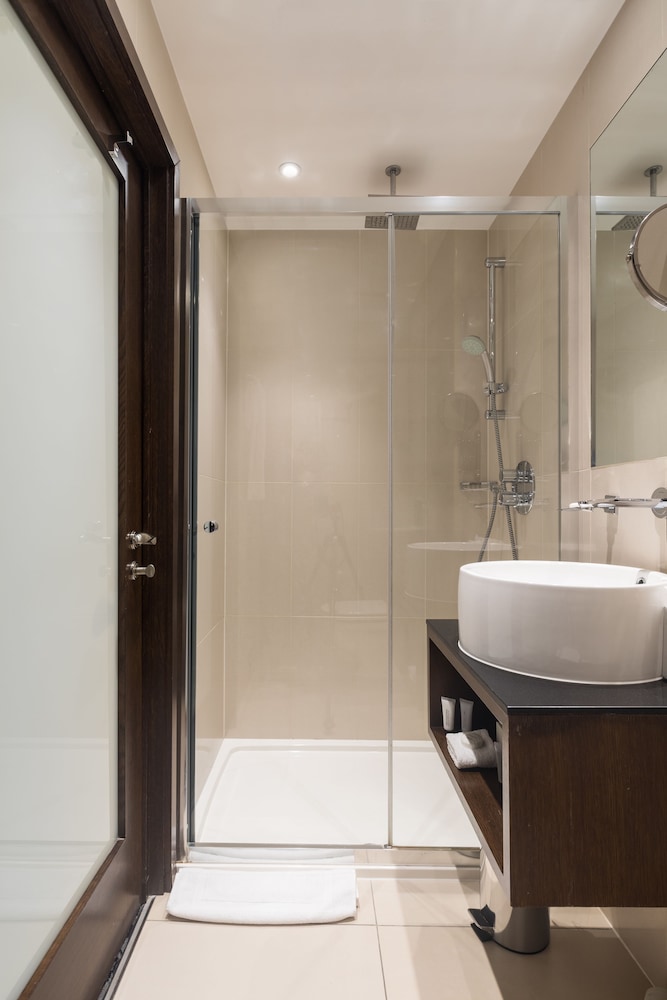 

Genova - Ealing - Park Grand Heathrow