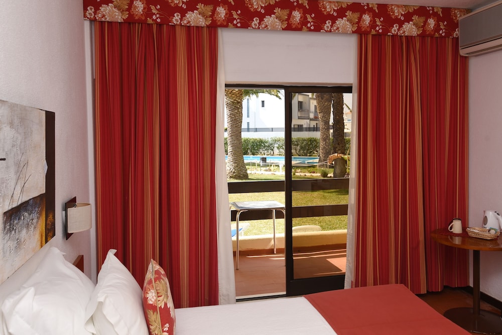

Milano - Manta Rota - Praia da Lota Resort – Beachfront Hotel