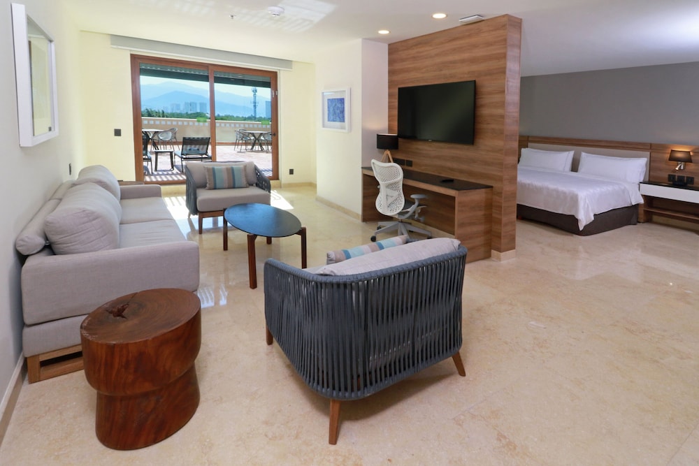 

Bologna - Marina Vallarta - Holiday Inn & Suites Puerto Vallarta Marina & Golf, an IHG Hotel