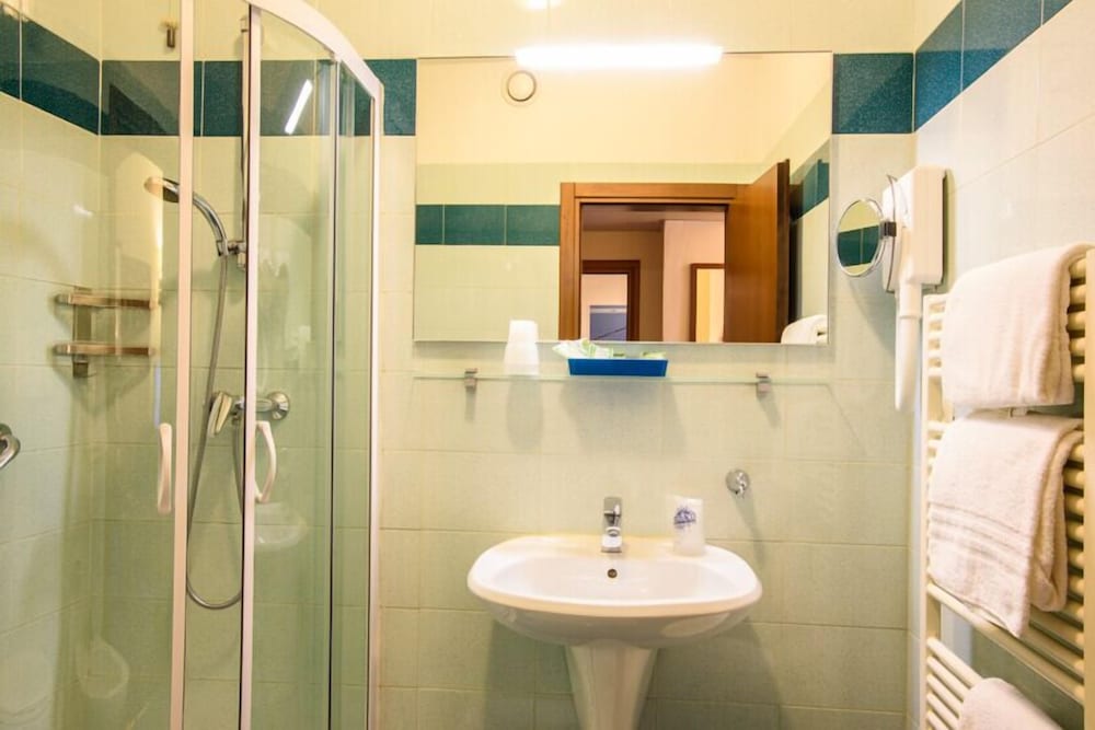 

Catania - Limone sul Garda - Hotel Benaco