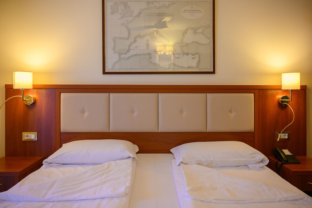 

Bologna - Arco - Hotel Benaco