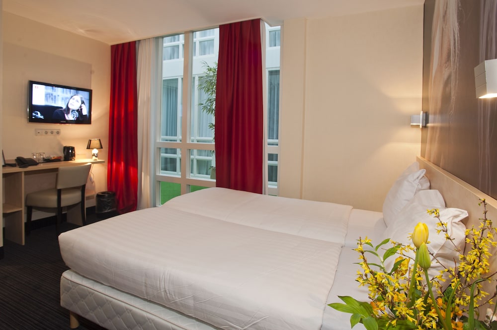 

Pisa - Duivendrecht - Hotel Iron Horse