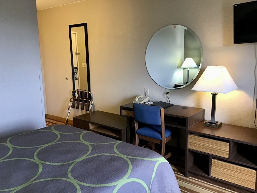 

Roma - Montana City - Super 8 By Wyndham Helena
