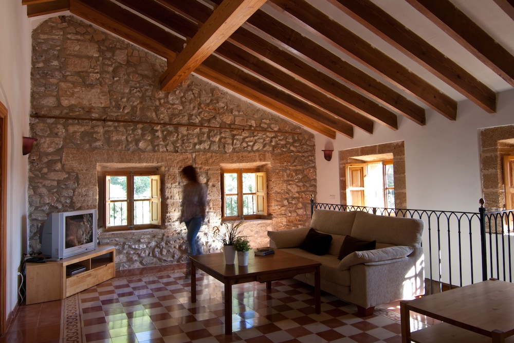 

Lamezia Terme - Alcudia - Petit Hotel Hostatgeria La Victoria