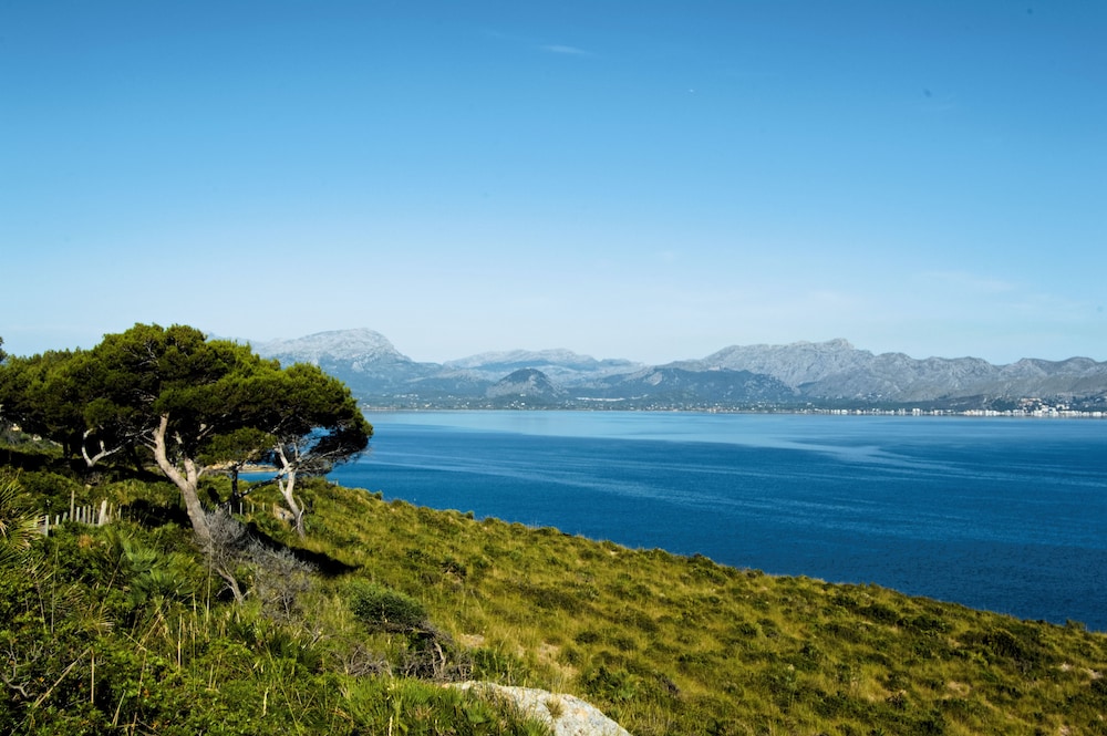 

Milano - Maiorca, Isole Baleari - Petit Hotel Hostatgeria La Victoria