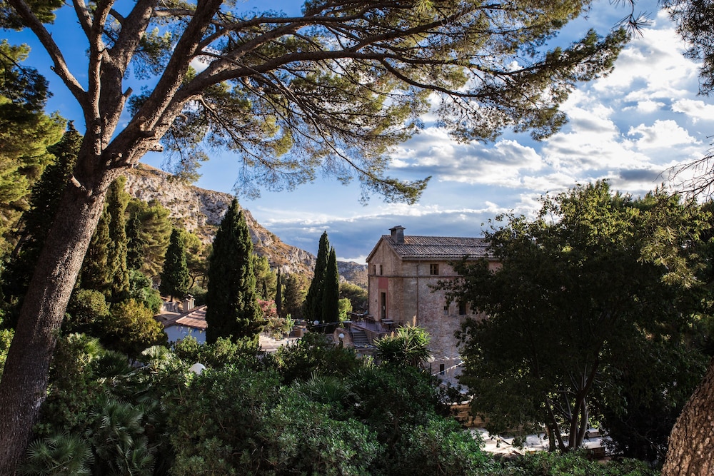 

Verona - Puerto De Alcudia, Mallorca - Petit Hotel Hostatgeria La Victoria