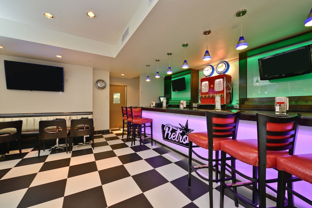 

Trieste - Brooklyn (NY) - Holiday Inn NYC - Lower East Side