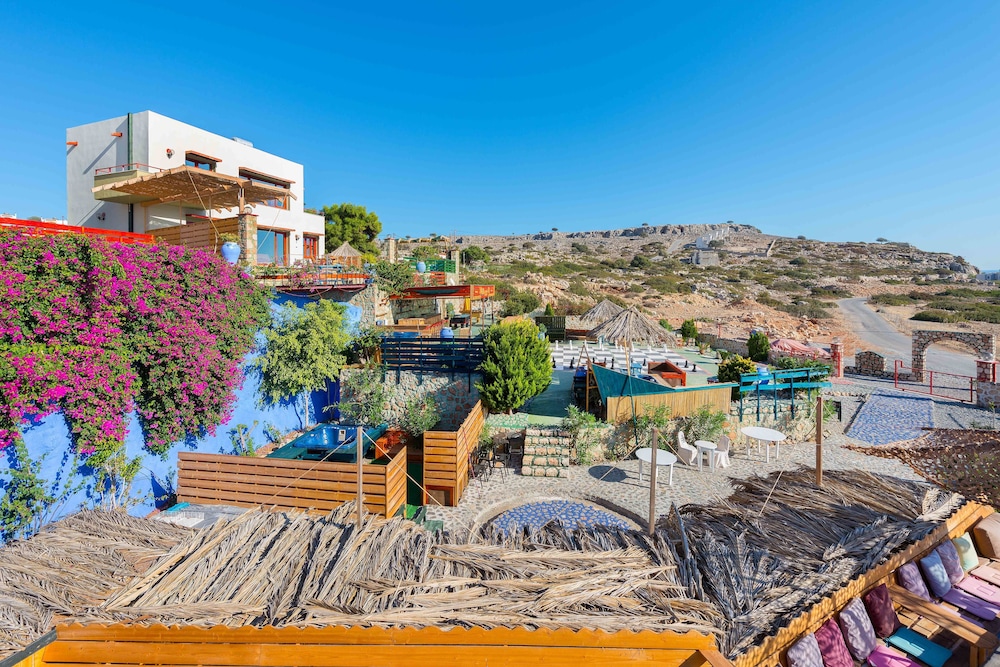 

Bologna - Lardos - Spilia Bay Villas