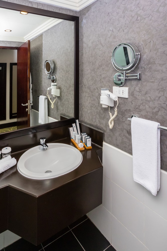 

Milano - Ras Al Khaimah - Mangrove Hotel