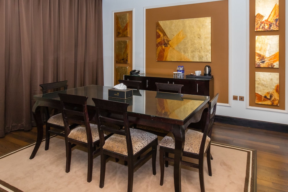 

Milano - Ras Al Khaimah - Mangrove Hotel
