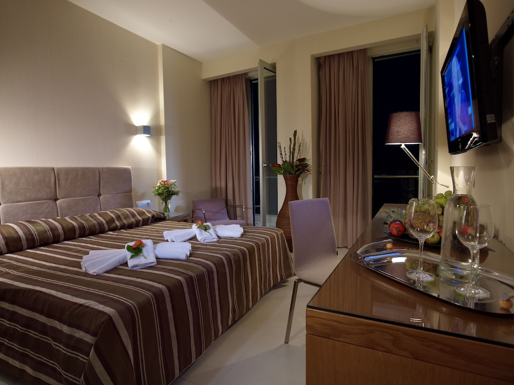 

Pisa - Koutsounára - El Greco Hotel
