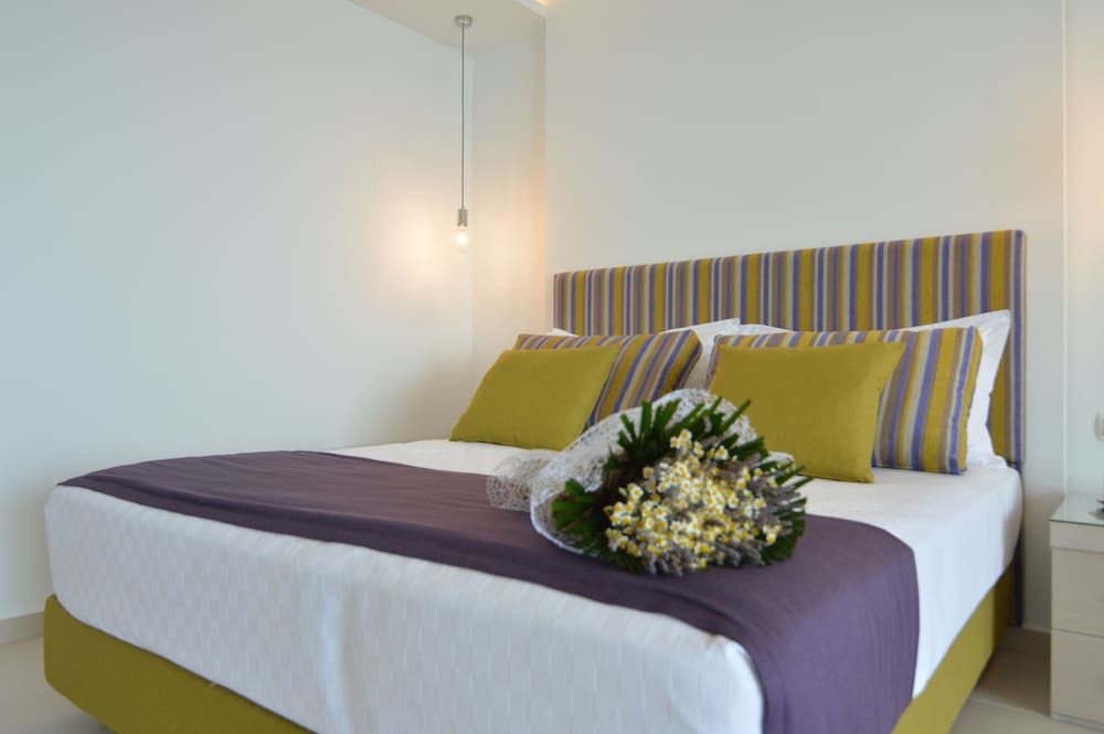 

Genova - Koutsounára - El Greco Hotel