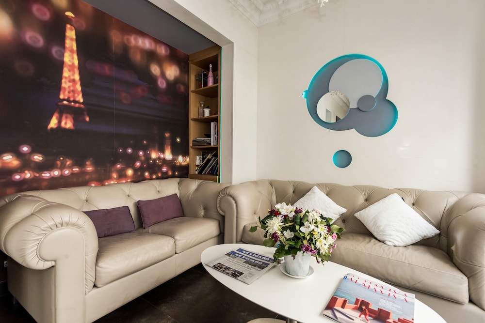 

Ancona - Clichy - Hôtel Lumières Montmartre Paris