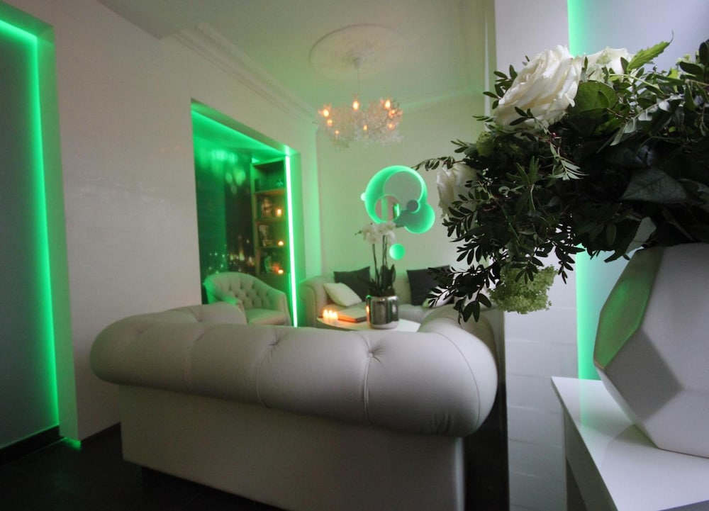 

Pisa - Montreuil (Ile-de-France) - Hôtel Lumières Montmartre Paris