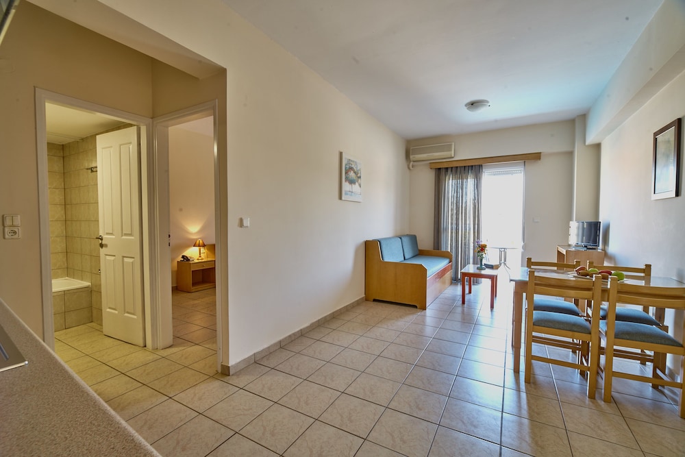 

Napoli - Creta Ovest - Chania, Grecia - Veronica Hotel