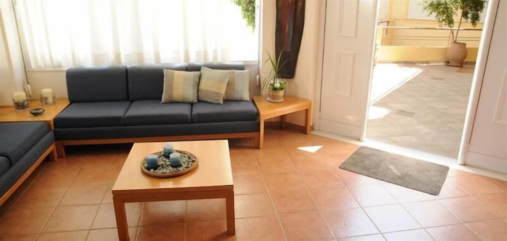 

Firenze - Platanias (Crete) - Veronica Hotel