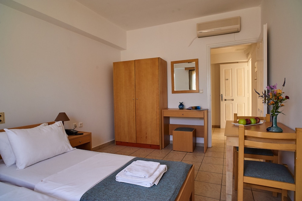 

Lamezia Terme - Chania - Veronica Hotel