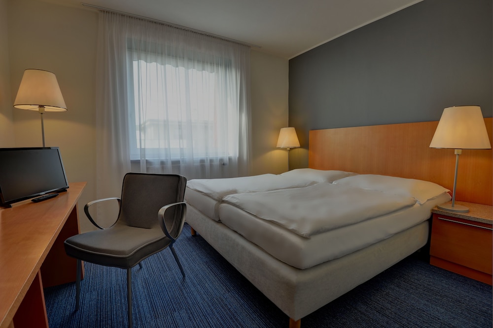 

Napoli - Zdiby - Hotel Henrietta