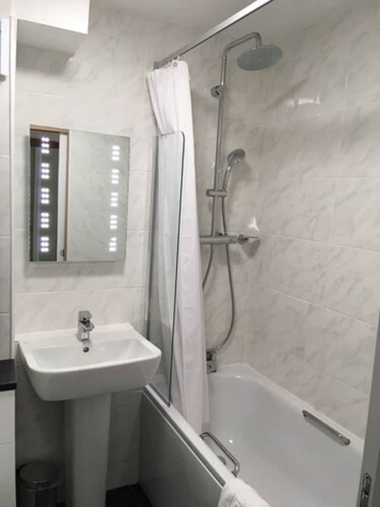 

Roma - Basingstoke - Red Lion Hotel