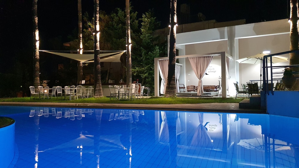 

Milano - Kalamaki Chanion - Elizabeth Suites