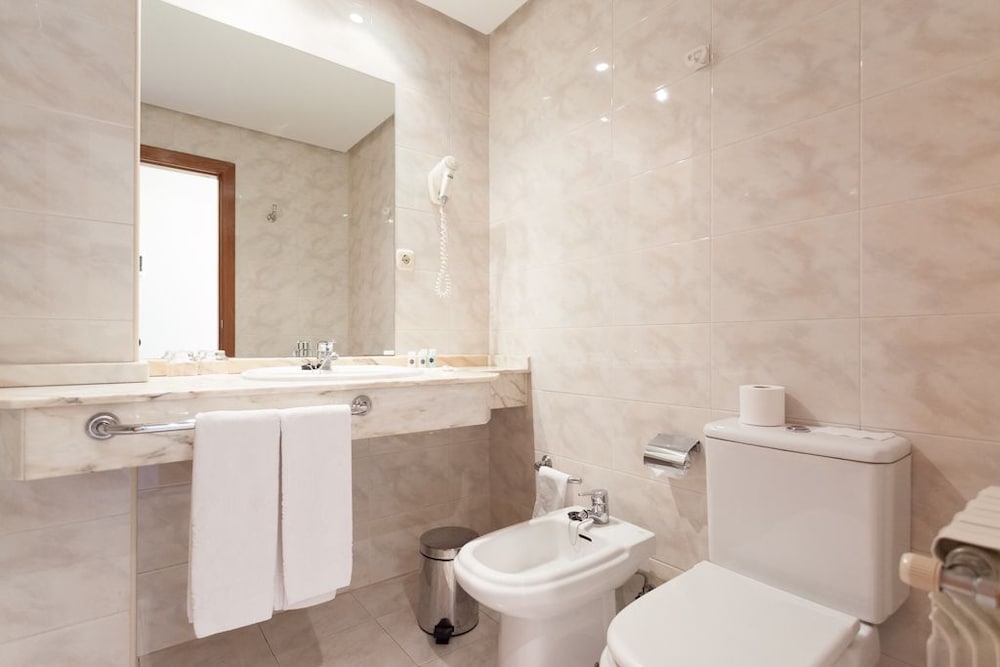 

Bologna - Santiago de Compostela - Hotel Ciudad de Compostela