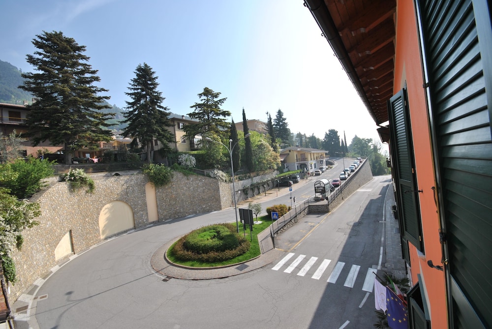 

Bari - Gargnano - Hotel Gallo