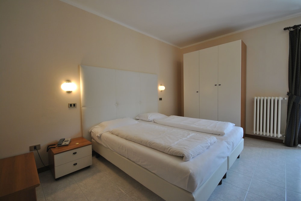 

Napoli - Gargnano - Hotel Gallo