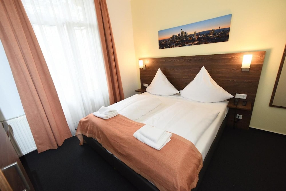 

Venezia - Francoforte sul Meno - Hotel Little Paris