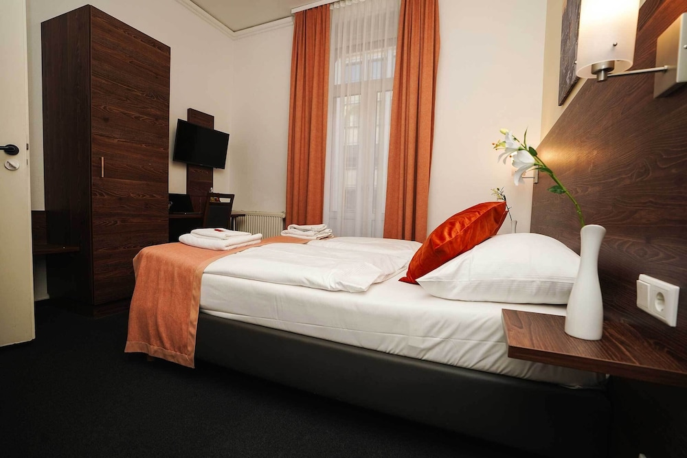 

Roma - Eschborn - Hotel Little Paris