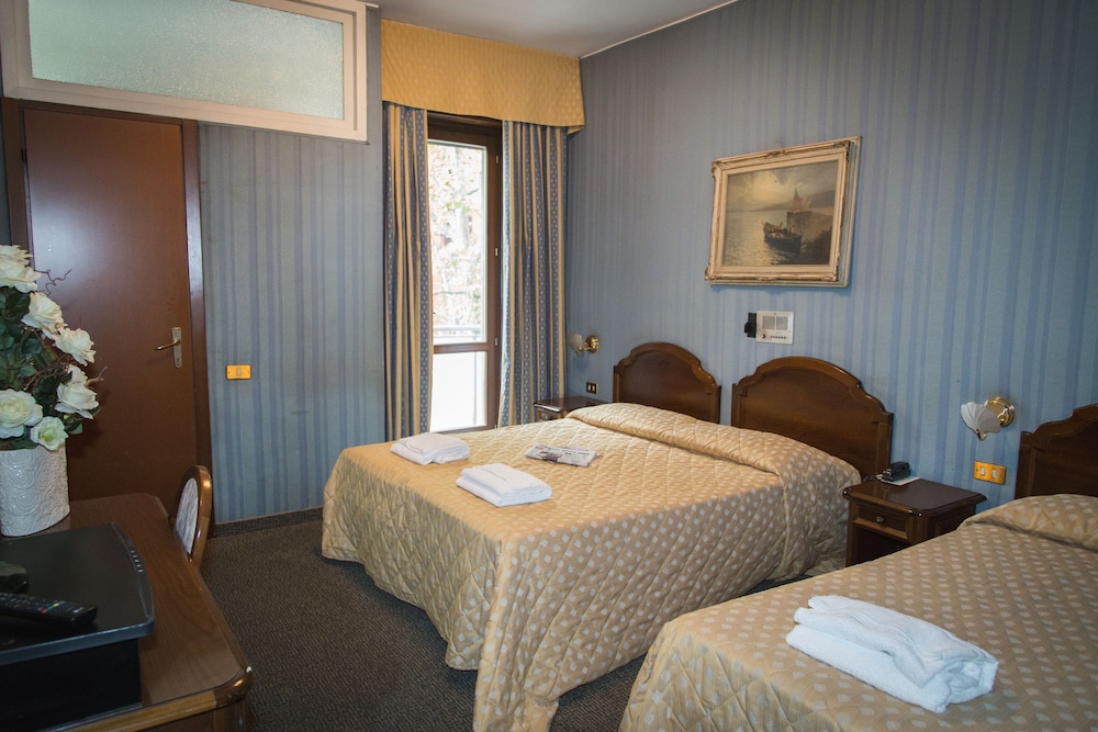 

Roma - Baranzate - Hotel Accursio