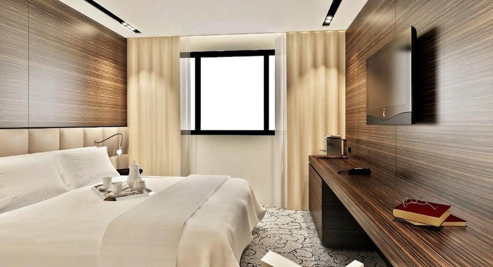 

Venezia - Épinay-sur-Orge - Howard Hotel Paris Orly Airport