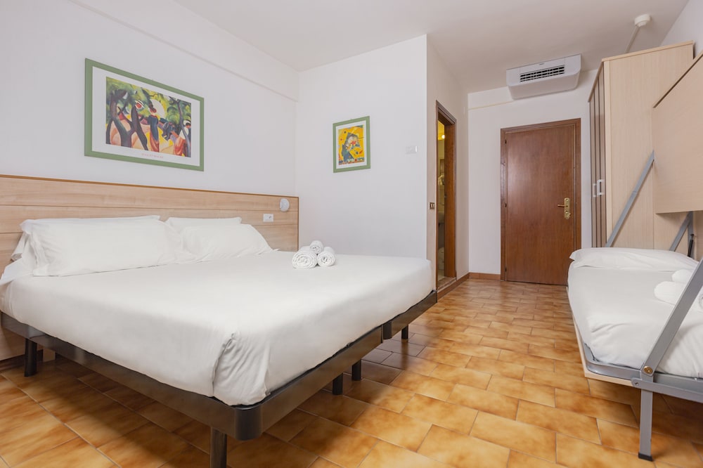 

Milano - Gubbio - Catignano Hotel Ristorante