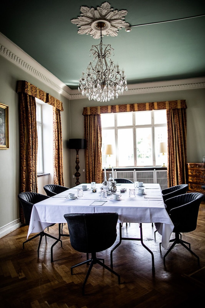 

Milano - Hillerød - Hotel Fredensborg Store Kro